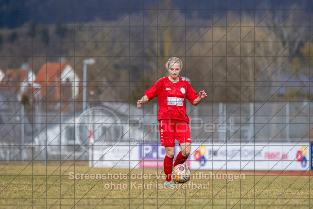 20250223_134414_0358 | #,1.FC Donzdorf (rot) vs. TSV Tettnang (schwarz), Fussball, Frauen-WFV-Pokal Achtelfinale, Saison 2024/2025, Rasenplatz Lautertal Stadion, Süßener Straße 16, 73072 Donzdorf, 23.02.2025 - 13:00 Uhr,Foto: PhotoPeet-Sportfotografie/Peter Harich