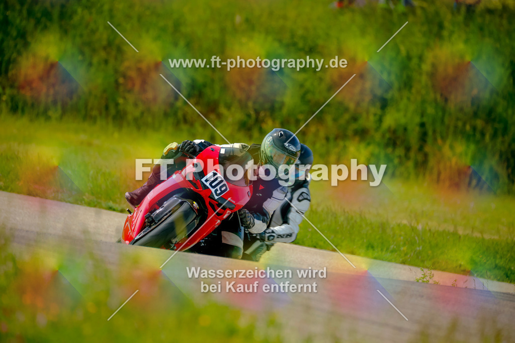 _MOT0977 | Hier findet Ihr Bilder von Touristenfahrten auf der Nürburgring Nordschleife oder von anderen Veranstaltungen die ich besucht habe. Viel Spass beim Durch Schauen 