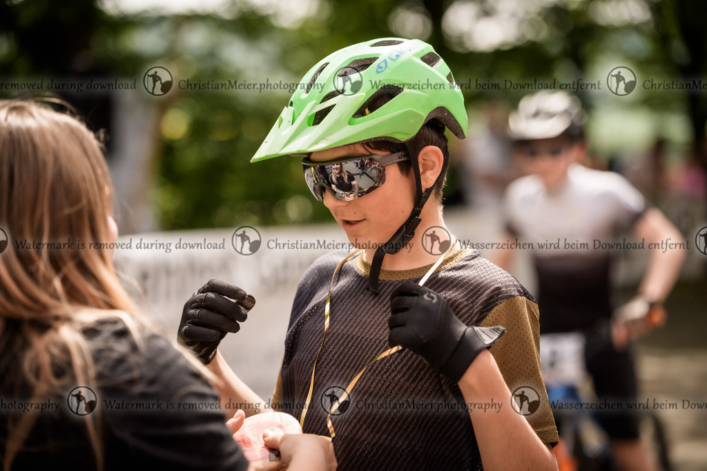Eierlesen 2026 | Sie wurden bei einem Event oder Sportanlass fotografiert? Hier finden sie ihre Bilder! - Realisiert mit Pictrs.com