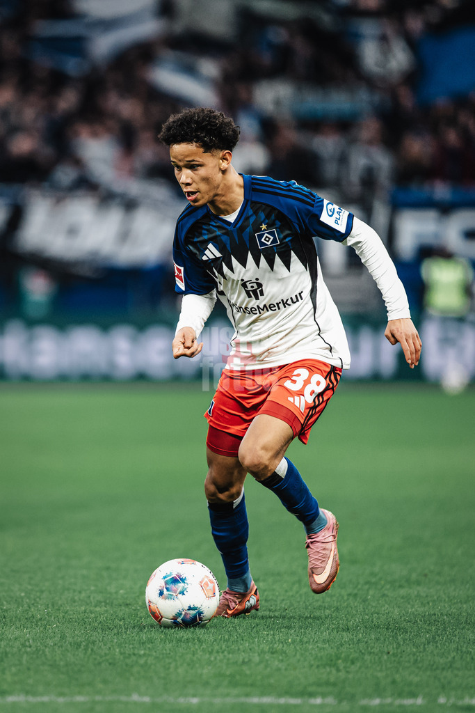 Fußball | Männer | Saison 2025/2026 | 1. Fußball-Bundesliga | 12. Spieltag | Hamburger SV vs. VfB Stuttgart | 30.11.2025 | Alexander Rössing-Lelesiit (#38, HSV)