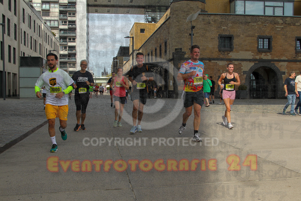 250920_1330_EV4_5857 | Sportfotografie im Rhein-Sieg Kreis, Köln, Bonn, NRW, Rheinland Pfalz, Hessen, etc. Unser Tätigkeitsfeld umfasst den Laufsport vom Volkslauf über den Marathon, Duathlon, Triathon bis zum Ultralauf wie Kölnpfad Ultra oder Schindertrail.