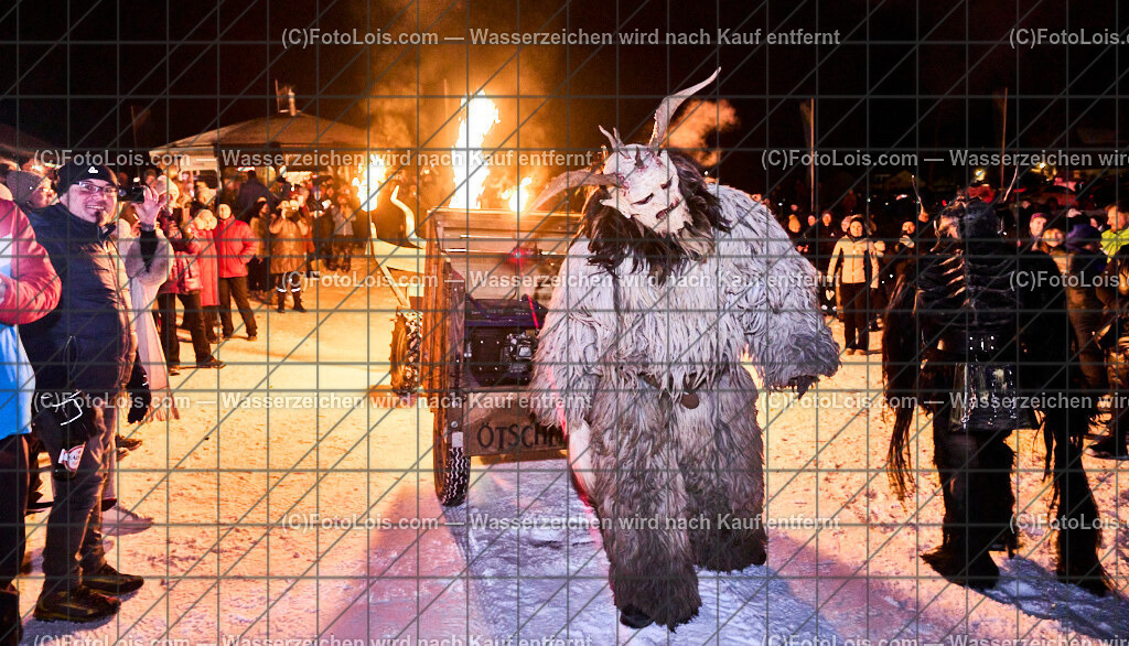 ALP5063_Nacht der Ballone_Gaminger Oetscherteufeln | NACHT DER BALLONE in Lackenhof am Ötscher, Sa 28. Dezember 2024.Mit einer Schauübung der Bergrettung Lackenhof, dem Ballonclub Ötscherland und den Gaminger Ötscherteufeln unter Zusammenarbeit mit der FF Lackenhof, dem Musikverein, dem Pensionistenverband, dem CampingClub, der Schirmbar und Konditorei Czihak, der Fuchswaldhütte und der Pizzeria Venezia, die für die Verköstigung sorgten, sowie der Ötscherliftgesellschaft, der Gemeinde Gaming und dem Ötscher-Tourismusverband.