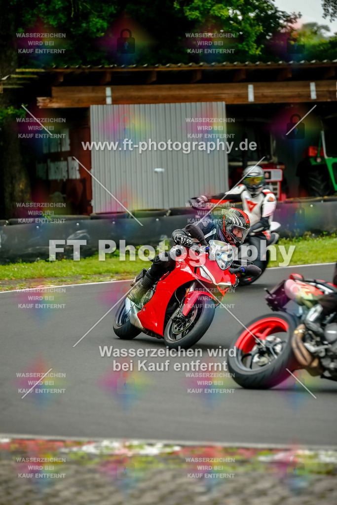VBK-4165 | Hier findet Ihr Bilder von Touristenfahrten auf der Nürburgring Nordschleife oder von anderen Veranstaltungen die ich besucht habe. Viel Spass beim Durch Schauen 