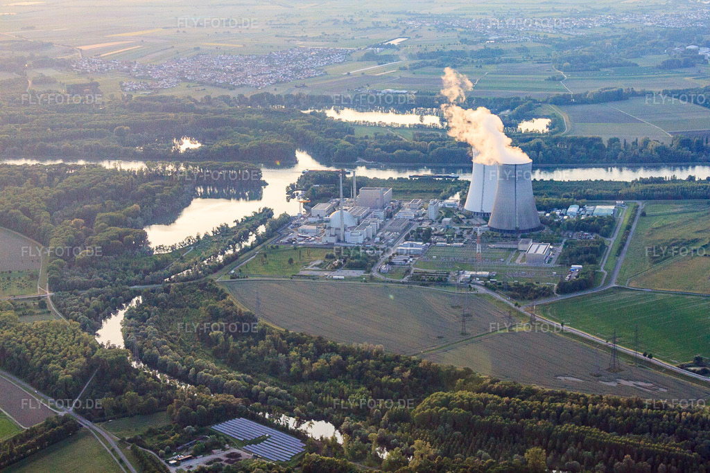 Luftbild: KKW der EnBW Kernkraft GmbH (EnKK) am Rhein aus Osten in Philippsburg im Bundesland Baden-Württemberg in Deutschland. Foto: IMG_66451.jpg vom 30.05.2014 durch Werner Riehm/FLY-FOTO.deAuflösung des Originals: 4752 x 3168 px