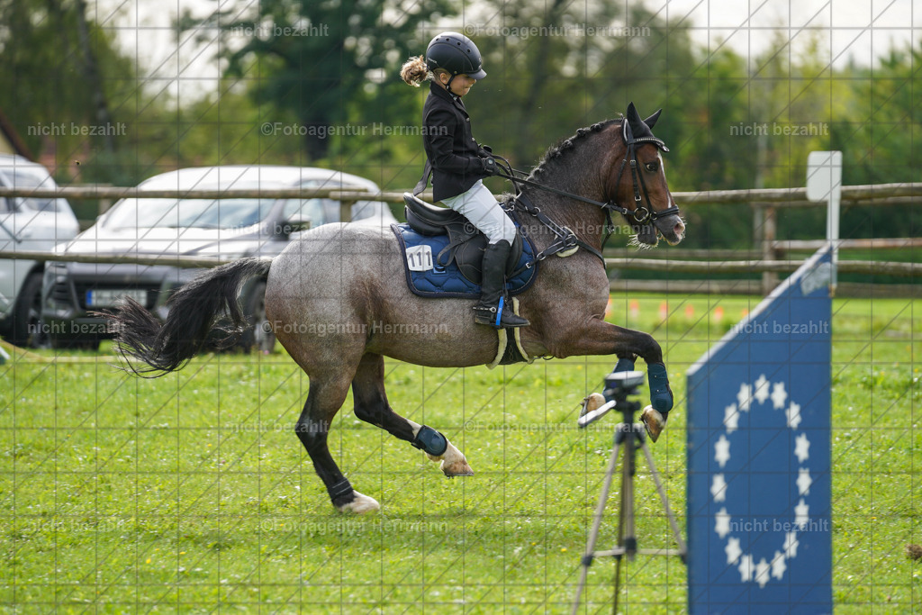 20230917-FAH09190 | Landsberg am Lech, 2023, Kaufbeuren, Kempten, Allgäu, Turnierfotografen Bayern, Fotoagentur Herrmann, Turnierbilder, Reitsport Fotos, Pferdefotograf, Augsburg, Bad Tölz, Dachau, Karlsfeld, Memmingen, Buchloe, Schwabmünchen