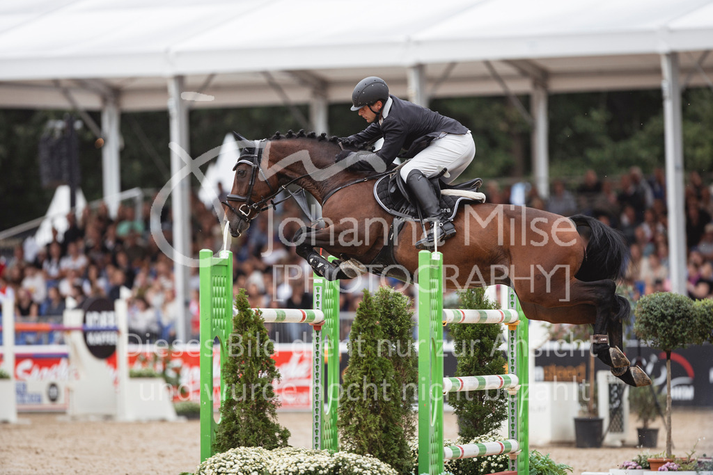 240906_BuCha_GP-601 | Deine schönsten Turniermomente als professionelle Fotos! Entdecke hochwertige Pferdesport-Fotografie im Online-Shop. Jetzt Fotos finden & bestellen!