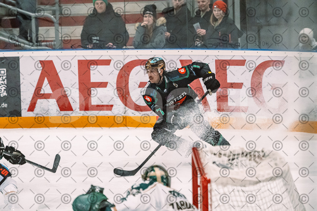 Alligators_vs_Erding_12_12_2025-183 | Höchstadt Alligators Fotogalerie: Eishockey-Action aus Franken. Professionelle Spielfotos, Portraits & Stadionbilder zum Download. Jetzt entdecken! - Realisiert mit Pictrs.com