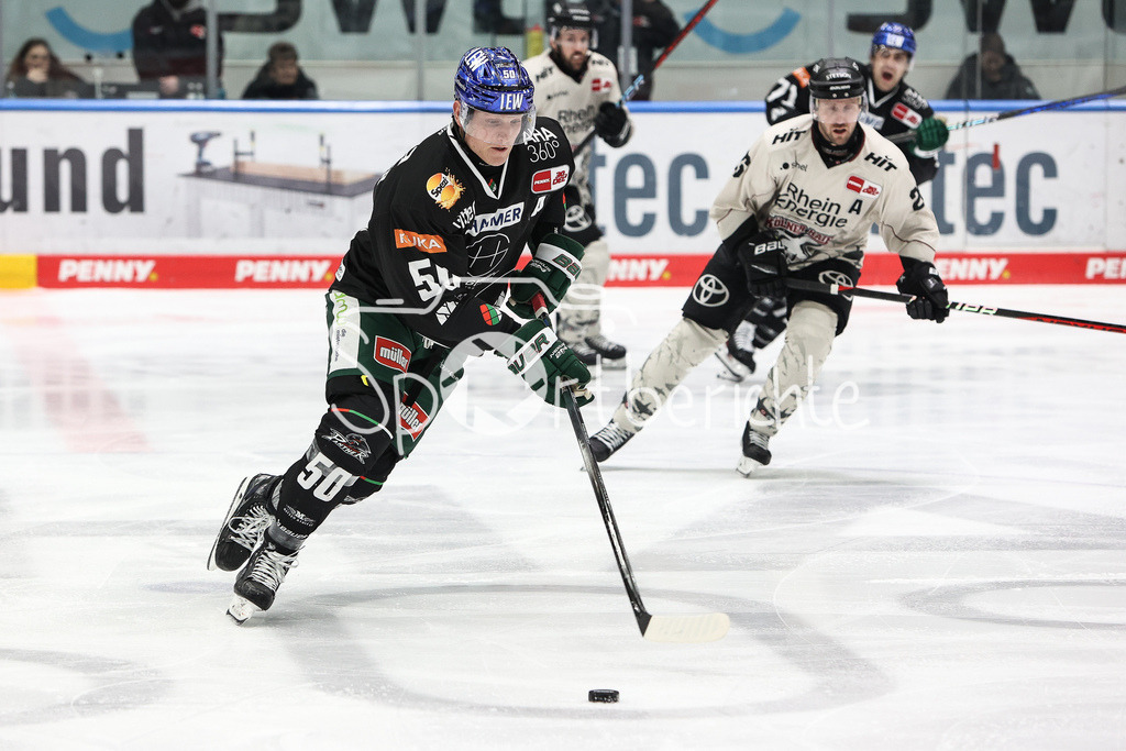 Augsburger Panther - Kölner Haie | Alexander OBLINGER (AEV #50) am PUck