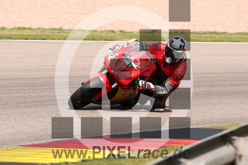 0996-20240819_01615 | Schöne Erinnerungen an spannende Momente - das festzuhalten ist unser Job. PIXELrace.de ist seit 2003 auf den Rennstrecken Europas unterwegs um die Action draußen beim Fahren und die wunderbare Stimmung imm Fahrerlager für euch einzufangen.