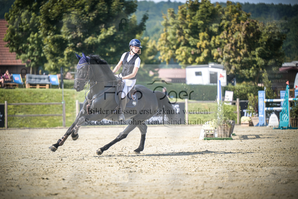 DOS_0541 | Entdecke hochwertige Reitturnierfotos von Foto Oger. Professionell, emotional und authentisch – jetzt Lieblingsmomente im Shop bestellen. - Realisiert mit Pictrs.com