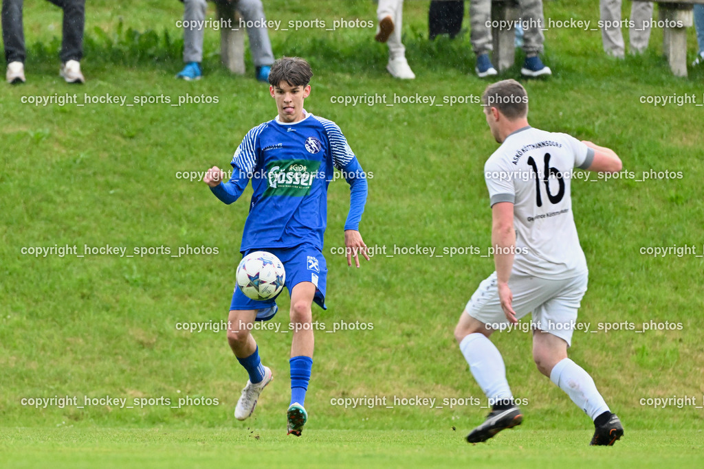 ASKÖ Köttmannsdorf vs. SV Dellach Gail | #87 Jakob Wilhelm Steinwender Dellach Gail, #16 Nace Erzen ASKÖ Köttmannsdorf, ASKÖ Köttmannsdorf vs. SV Dellach Gail, ASKÖ Köttmannsdorf vs. SV Dellach Gail am 15.05.2024 in Köttmannsdorf (Sportplatz Köttmannsdorf), Austria, (Photo by Bernd Stefan)