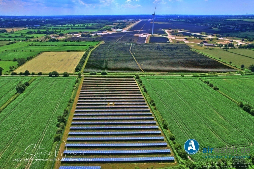 Solarpark Eggebek | Luftbild, Solarpark Eggebek, Photovoltaik-Freiflächenanlage, ehem. Fliegerhort Eggebek, GPC Gewerbepark Carstensen GmbH, Schleswig-Holstein