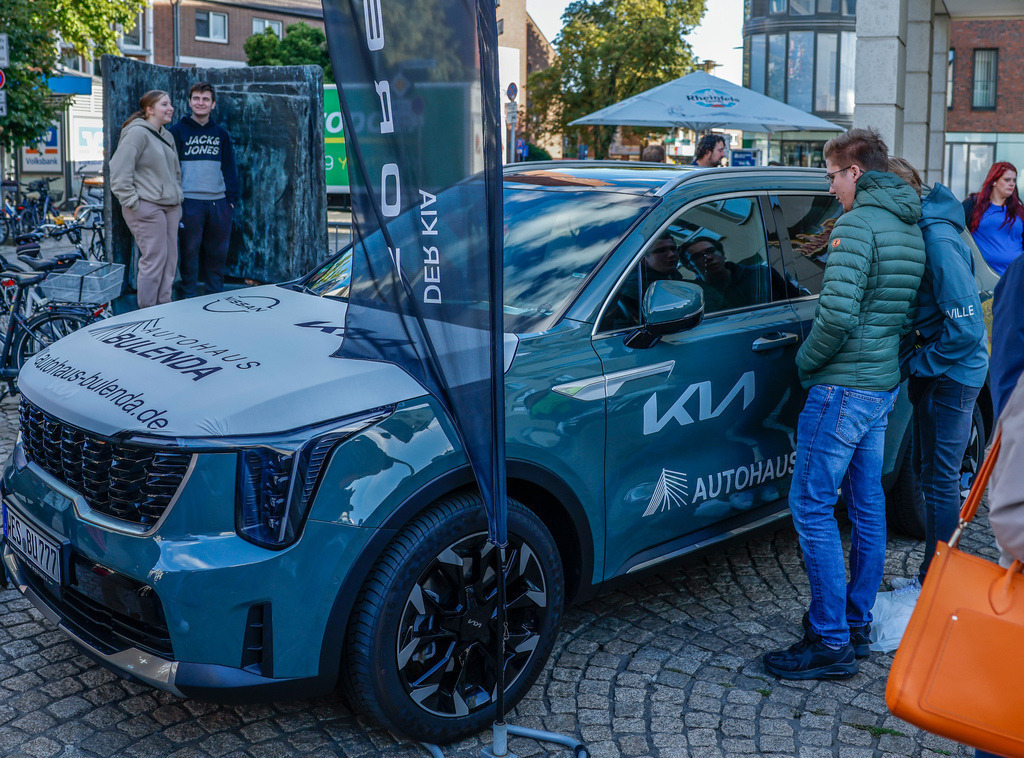 top-top.de 240913-129 | Foto, Video, Fotografie, Videografie, Fotobox, DJ, Discjockey, Musik, Musikbox, Veranstaltung, Photobooth, Amazon, Ebay, Buchtipp, Bestseller, Autor, Verlag, Buch, Wesel, Hamminkeln, NRW, Dinslaken, Rees, Drohne, Hochzeit, Party, Fotobox, Wesel, Fotograf