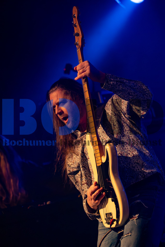 SES_NURPUR20250102-7 | bond - Realisiert mit Pictrs.com