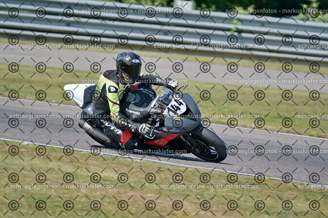 26BT02-0658 | markuskiefer.com - Realisiert mit Pictrs.com