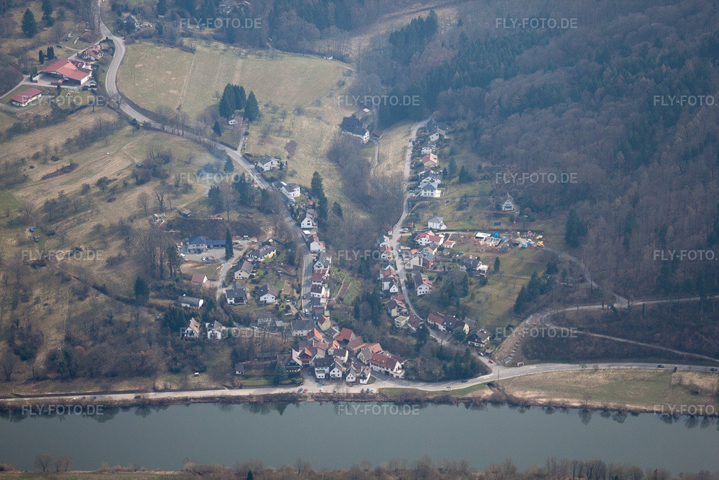 Luftbild: Ortschaft jenseits des Neckars im Ortsteil Neuhof in Neckargemünd im Bundesland Baden-Württemberg in Deutschland. Foto: IMG_37956.jpg vom 12.03.2011 durch Werner Riehm/FLY-FOTO.de