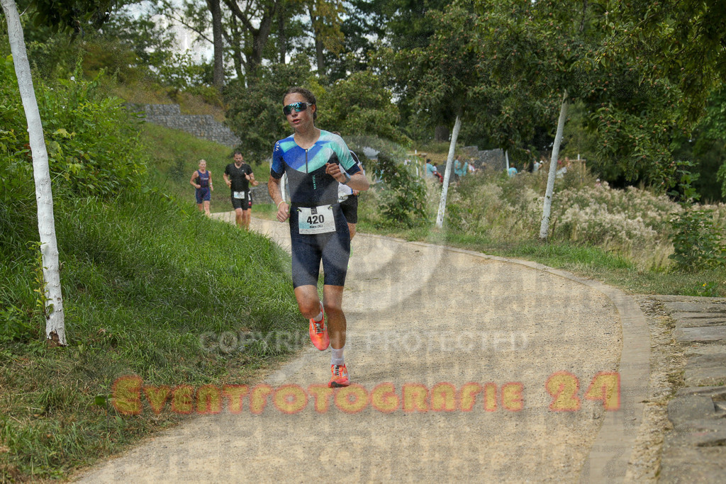 250824_1347_EX1_3670 | Sportfotografie im Rhein-Sieg Kreis, Köln, Bonn, NRW, Rheinland Pfalz, Hessen, etc. Unser Tätigkeitsfeld umfasst den Laufsport vom Volkslauf über den Marathon, Duathlon, Triathon bis zum Ultralauf wie Kölnpfad Ultra oder Schindertrail.