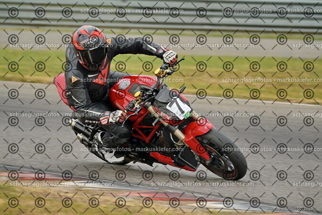 25bt05-0514 | markuskiefer.com - Realisiert mit Pictrs.com