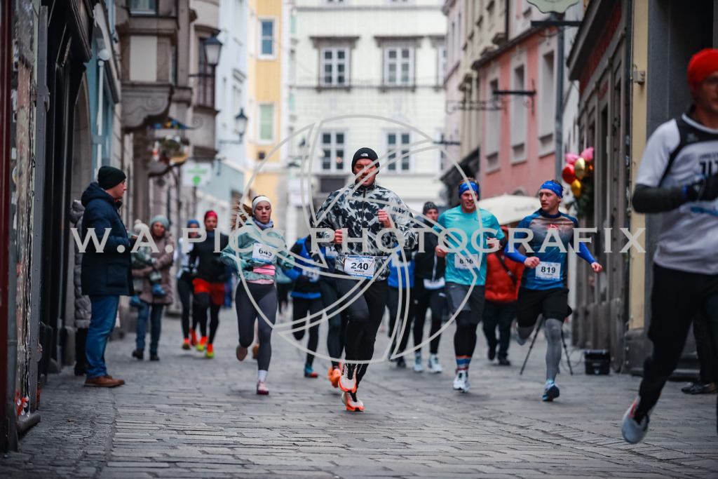 SILVESTERLAUF LINZ 25 | Linz, AUSTRIA, 31. Dezember 25, TRIRUN SILVESTERLAUF LINZ 25 , Image shows: 
Photo: WAPICS / BINDER Manuel