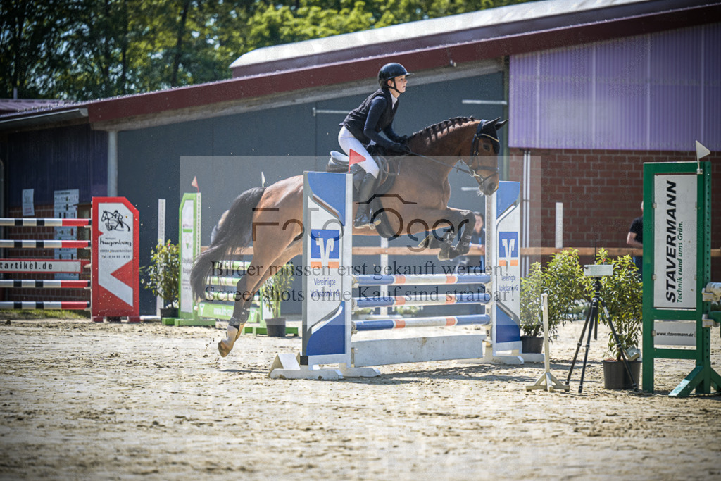 DOS_9058 | Entdecke hochwertige Reitturnierfotos von Foto Oger. Professionell, emotional und authentisch – jetzt Lieblingsmomente im Shop bestellen.Deutschlandweite Turnierfotografie. - Realisiert mit Pictrs.com