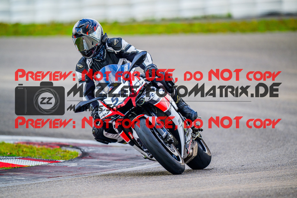 MaZZes_FotoMatrix_240910_6007705_2367 | GELB