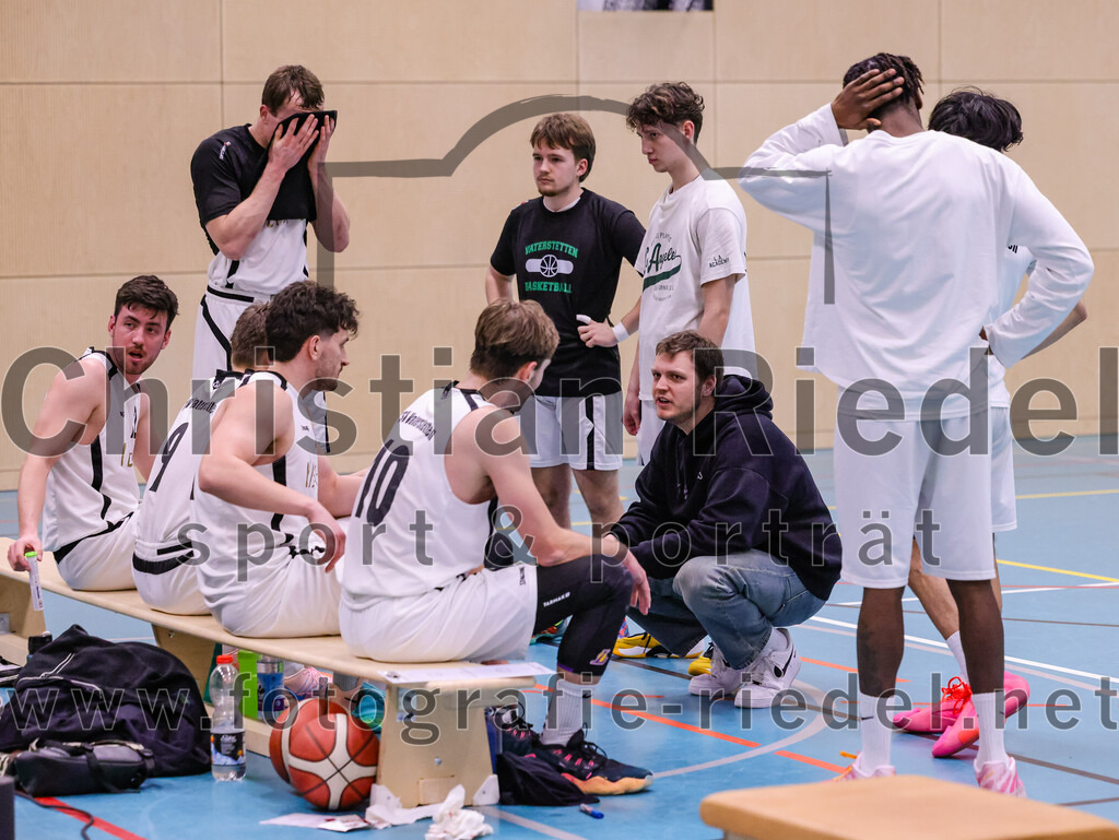 2026-01-31_069_TSV_Vaterstetten_gegen_TS_Herzogenaurach | Vaterstetten, Deutschland, 31.01.2026:Basketball, 2. Regionalliga Süd 2025 / 2026, 14. Spieltag, TSV Vaterstetten gegen TS Herzogenaurach, Endergebnis: 71:70Trainer Kilian Drechsel (TSV Vaterstetten)Foto: Christian Riedel / fotografie-riedel.net