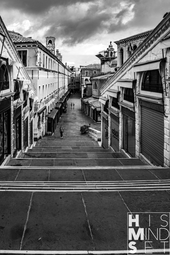 Menschenleer | Sichere dir dein Lieblingsbild von HISMINDSET als Print für dein Zuhause oder das Büro! - Realisiert mit Pictrs.com