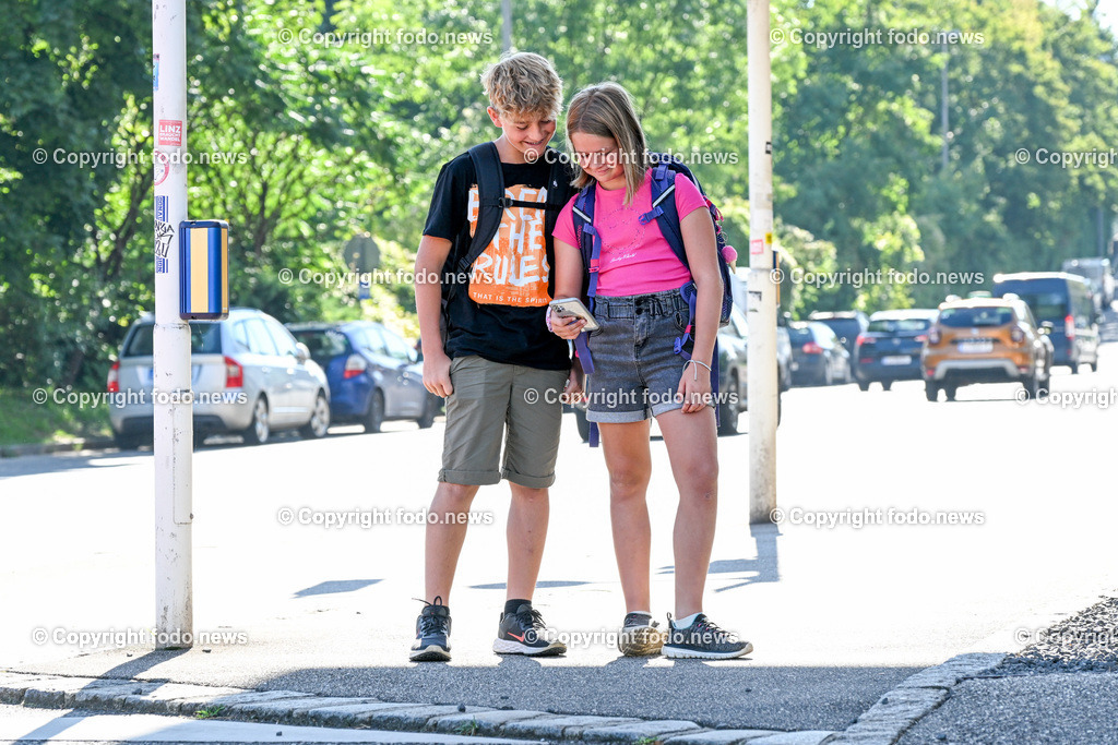 Pressegespraech OEAMTC Ooe und Polizei Ooe_ 05.09.2023_-41 | 05.09.2023, OEAMTC Linz, AUT, Pressegespraech OEAMTC Ooe und Polizei Ooe, Gefahr auf dem Schulweg im Bild Fabio und Alessa