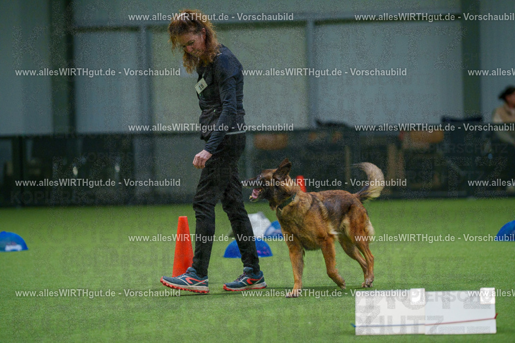 7R505631 | Professionelle Tierfotografie in Mönchengladbach von Daniel Wirth (allesWIRTHgut). Liebevolle & natürliche Bilder von Hunden & Katzen für unvergessliche Erinnerungen.