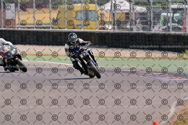 26bt05-1654 | markuskiefer.com - Realisiert mit Pictrs.com