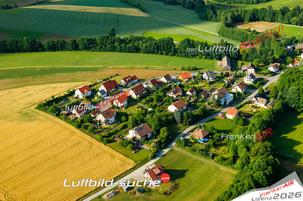 Die Luftaufnahme der Stadt Mainleus wurde vom UL-Flugzeug heraus erstellt ( keine Drohne )- hohe Auflösung für beste Qualität