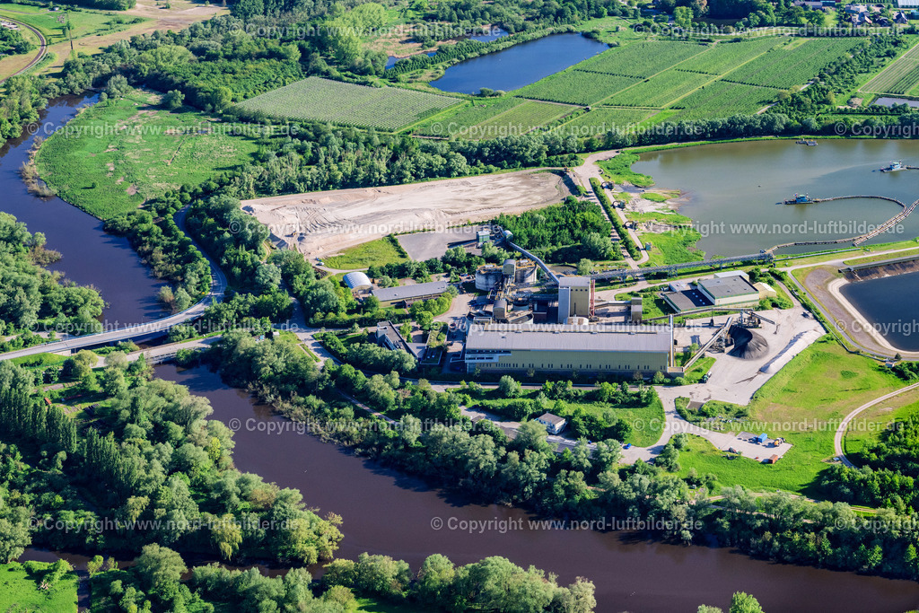 Hamburg_Finkenwerder_Hamburg_Port_Authority_Metha_III_ELS_9748070524 | HAMBURG 07.05.2024 Gebäude und Produktionshallen auf dem Werksgelände " Hamburg Port Authority Metha 3 " an der Aluminiumstraße in Hamburg, Deutschland. // Building and production halls on the premises " Hamburg Port Authority Metha 3 " on street Aluminiumstrasse in Hamburg, Germany. Foto: Martin Elsen