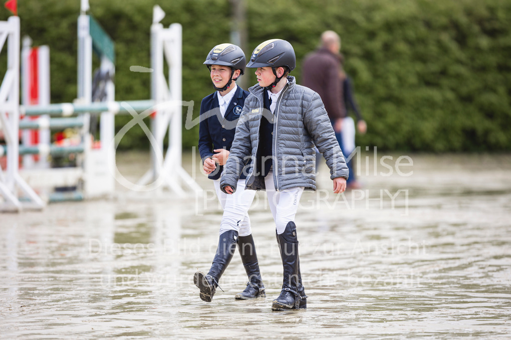 240426_Olfen-Vinnum_PonyTrophy-100 | Deine schönsten Turniermomente als professionelle Fotos! Entdecke hochwertige Pferdesport-Fotografie im Online-Shop. Jetzt Fotos finden & bestellen!