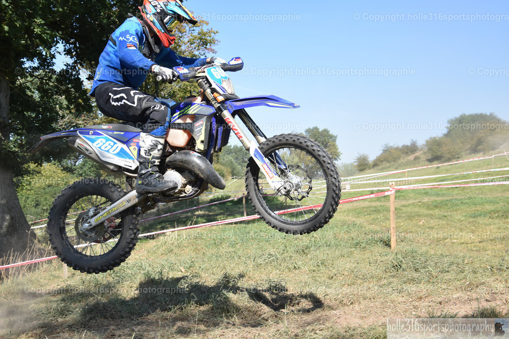 DSC_0101 | Sportfotografie , Motorsport, Motoross, Reitsport, Mointainbike, Enduro,
Landschaft , Outdoor, Eventfotografie, Landschaft, Bilder online bestellen - Realisiert mit Pictrs.com