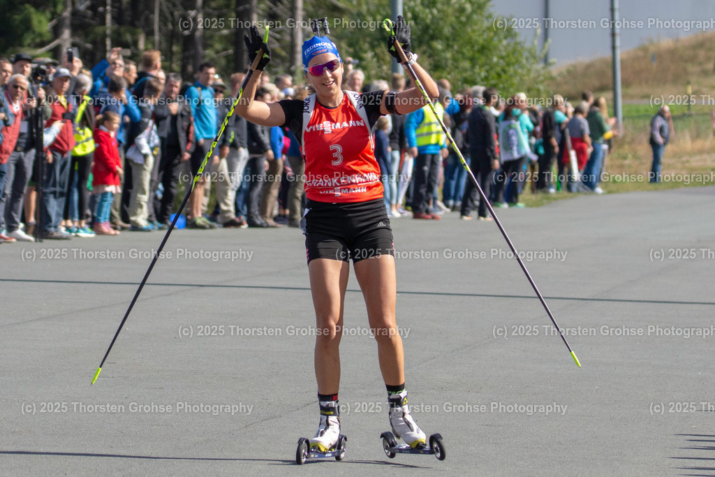 Deutsche Meisterschaften Biathlon 2018 | Deutsche Meisterschaften Biathlon 2018, Massenstart Frauen am 15.09.2018 in der DKB SKI ARENA in Oberhof, (Deutschland)

Bild: Franziska Preuss vom SC Haag / Zoll (3) - Realisiert mit Pictrs.com