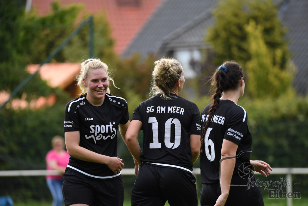 SG am Meer-TSV Abbehausen | Frauen Bezirksliga Nord; SG am Meer (schwarz)-TSV Abbehausen (grün) am 13.08.2023; in Gristede (), Photo: Philip Eiben 2023 - Realisiert mit Pictrs.com
