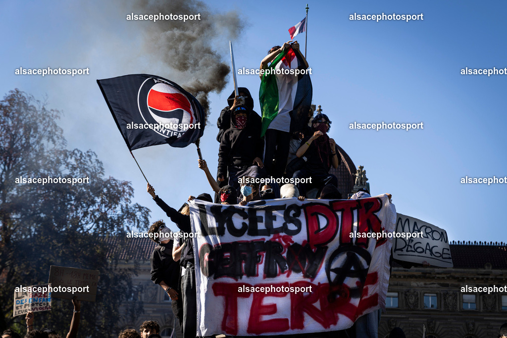 _B7A0726 | manifestation de lycéens à Strasbourg, le 6 octobre 2026, dans le cadre d’un mouvement national de protestation contre les conditions d’apprentissage. - Realisiert mit Pictrs.com