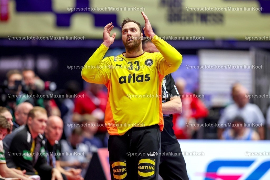 EHF01022602109 | 01.02.2026, Handball, Men's EHF EURO 2026, Deutschland - Dänemark, Jyske Bank Boxen in Herning, Final:  Andreas Wolff (Germany #33) gestikulierend auf dem Spielfeld  enttäuscht Enttäuschung 