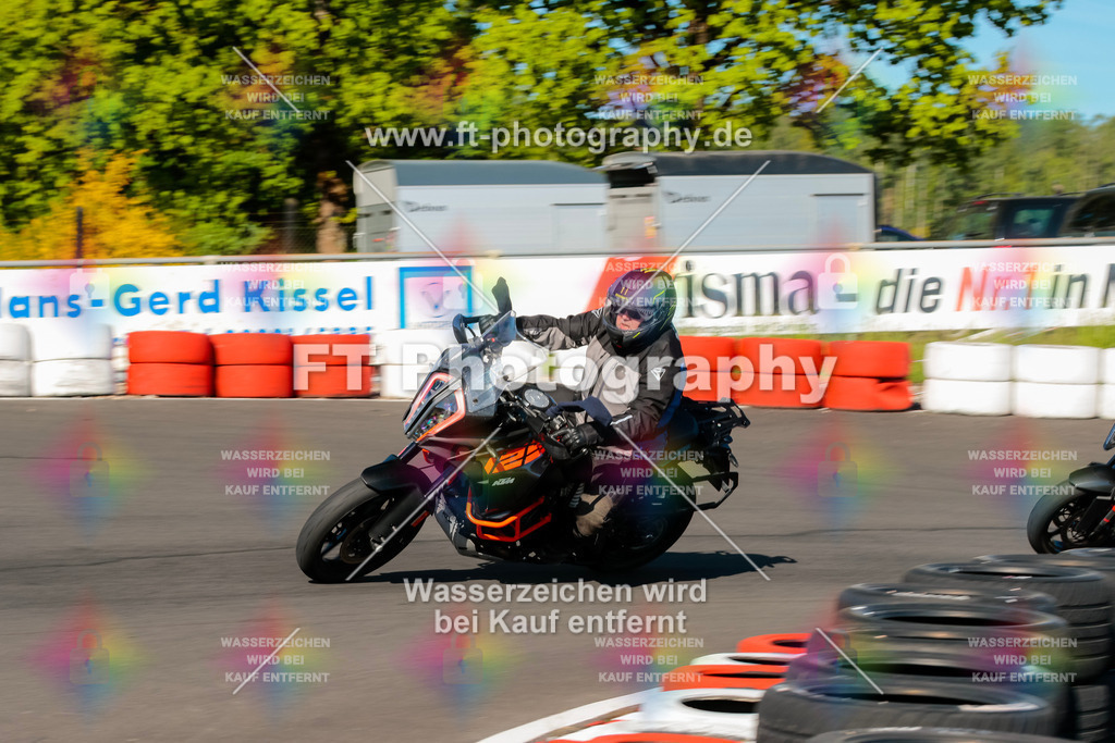 Moto-TeamOBK-21189 | Hier findet Ihr Bilder von Touristenfahrten auf der Nürburgring Nordschleife oder von anderen Veranstaltungen die ich besucht habe. Viel Spass beim Durch Schauen 