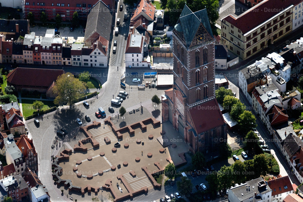 4062192 | WISMAR 08.09.2021 Ruine des Kirchengebäude der " St. Marien " in Wismar im Bundesland Mecklenburg-Vorpommern, Deutschland. Weiterführende Informationen bei: Hansestadt Wismar. // Ruins of church building " St. Marien " in Wismar in the state Mecklenburg - Western Pomerania, Germany. Further information at: Hansestadt Wismar. Foto: Gerhard Launer