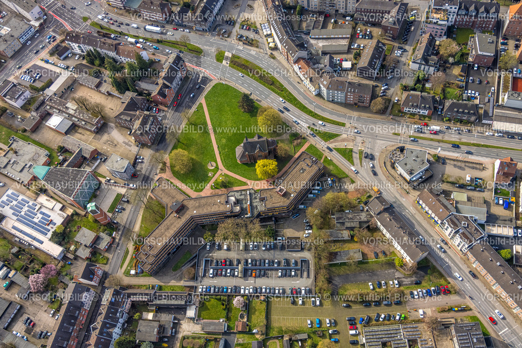 Bottrop260306297 | Luftbild, Finanzamt und Polizeiwache, Park mit Kreuzkampkapelle Alt-Katholische Kirche Verkündigung des Herrn, Parkplätze, Nord-Ost, Bottrop, Ruhrgebiet, Nordrhein-Westfalen, Deutschland