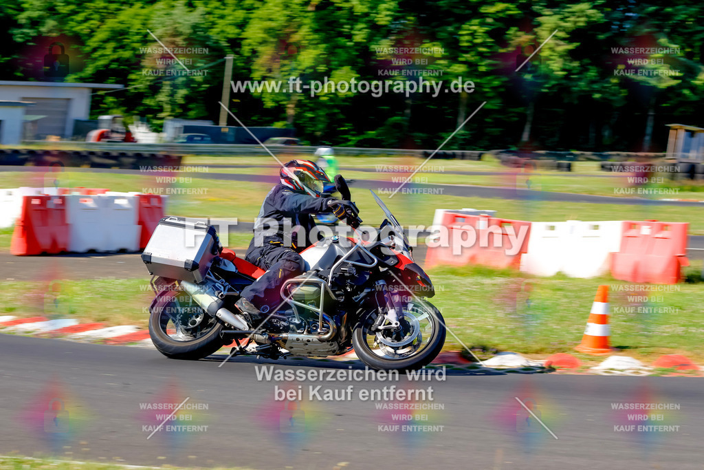 _MOT8897 | Hier findet Ihr Bilder von Touristenfahrten auf der Nürburgring Nordschleife oder von anderen Veranstaltungen die ich besucht habe. Viel Spass beim Durch Schauen 