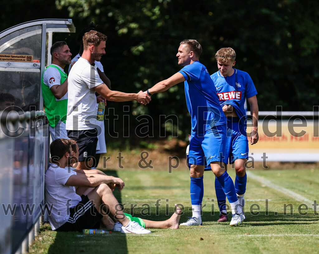 2023-07-22_093_FC_Eitting_gegen_FC_Moosinning | Eitting, Deutschland, 22.07.2023:
Fußball, Kreisliga 2023 / 2024, Testspiel, FC Eitting gegen FC Moosinning, Endergebnis: 0:4

Jonas Heinritzi (FC Eitting, #8)

Foto: Christian Riedel / fotografie-riedel.net