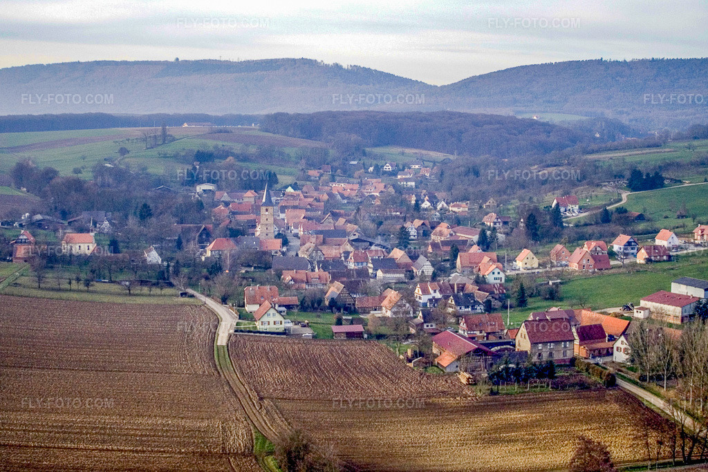Aerial view: View of the town from the east in Drachenbronn-Birlenbach in the state Bas-Rhin, France.Photo: IMG_5116.jpg taken on 12/29/2006 by Werner Riehm/FLY-FOTO.comResolution of the original: 3237 x 2158 px