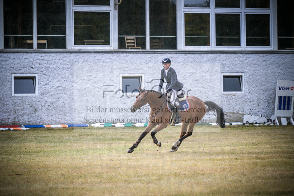 DOS_1354 | Entdecke hochwertige Reitturnierfotos von Foto Oger. Professionell, emotional und authentisch – jetzt Lieblingsmomente im Shop bestellen.Deutschlandweite Turnierfotografie. - Realisiert mit Pictrs.com