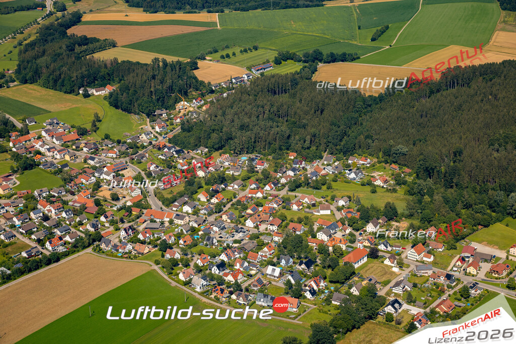 Das Luftbild zeigt : Bachern Friedberg - Die Luftaufnahme wurde 2024 vom UL-Flugzeug aus erstellt ( keine Drohne ) - Hochauflösende Luftaufnahme - Für grossformatige Ausdrucke geeignet. Die Geschenkidee !Mit Lizenz und Bildrechte bestellbar