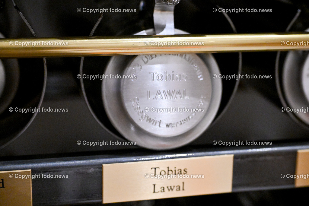 Steegwirt_ Fritz Grampelhuber_ 08.06.2024-35 | 08.06.2024, Bad Goisern, AUT, Steegwirt, im Bild Trinkbecher Tobias Lawal