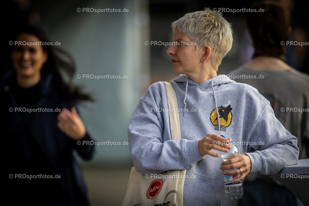 21. ASV Nachtlauf; Koeln, 08.05.24 | Impressionen vom 21. ASV Nachtlauf am 08.05.24 am Tanzbrunnen in Koeln. Foto: BEAUTIFUL SPORTS/Axel Kohring