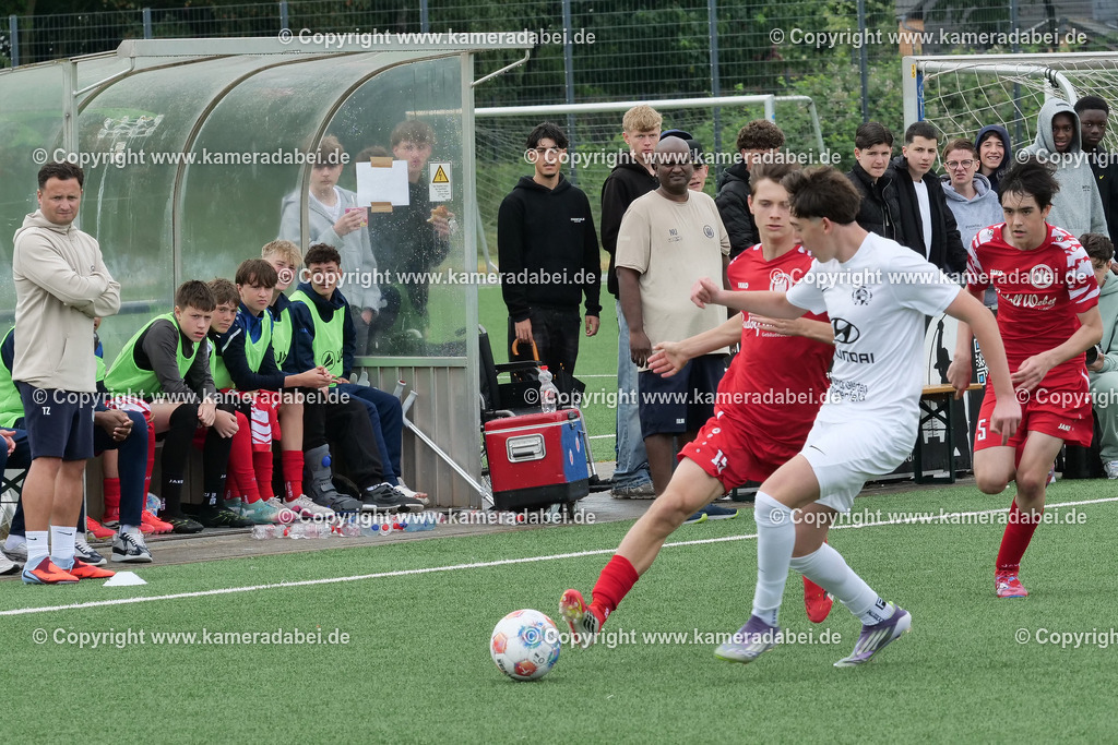 Fußball : C-Junioren : Aufstieg Regionalliga West : SUS 09 Dinslaken - Vfb 03 Hilden am 04.06.2026 in Dinslaken | Fußball : C-Junioren : Aufstieg Regionalliga West : SUS 09 Dinslaken (rotr Trikots)- Vfb 03 Hilden (weiße Trikots) am 04.06.2026 in Dinslaken - Realisiert mit Pictrs.com