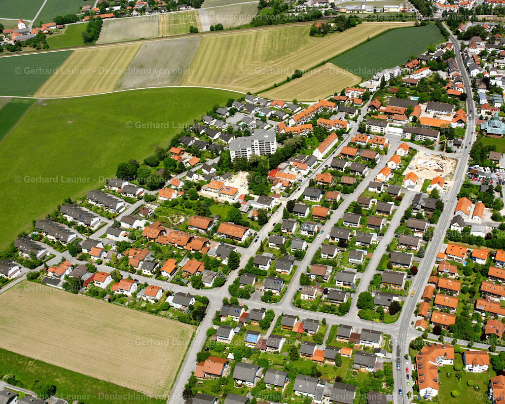 wfl__2600542.jpg | ALTöTTING 09.06.2006 Wohngebiet einer Einfamilienhaus- Siedlung  in Altötting im Bundesland Bayern, Deutschland // Single-family residential area of settlement  in Altötting in the state Bavaria, Germany Foto: Gerhard Launer